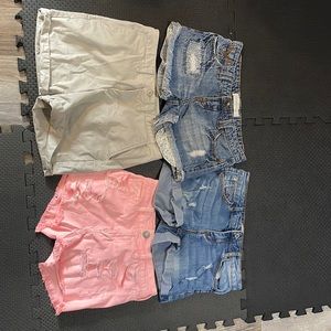 Bundle of four small and x small shorts. American eagle, vans and Ardène
